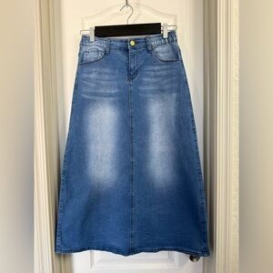 NWOT Chou Ya Tou Blue Denim Skirt Size S